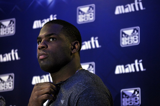 防线施压 防线施压